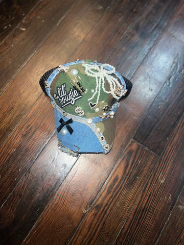 TASIA  Tie, Hat & Clutch